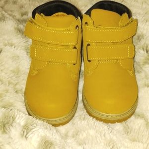 Wonder nation size 5 kids boots